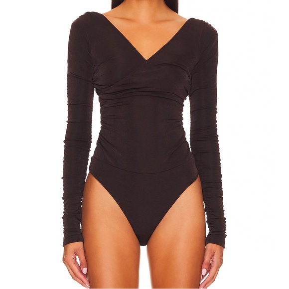 New Free People x Intimately Reya Long Sleeve Bodysuit Top In Hot Fudge - Picture 7 of 13